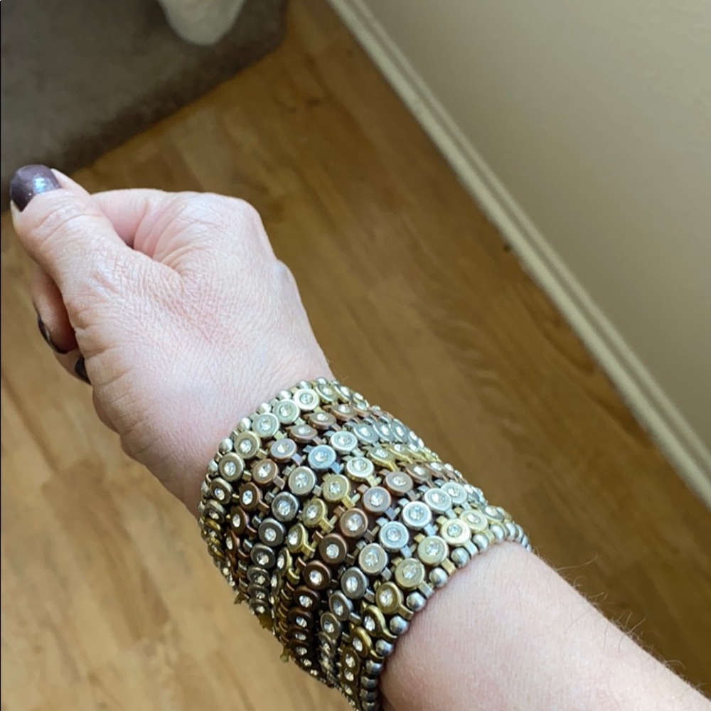 Multi metal elastic cuff with crystals.